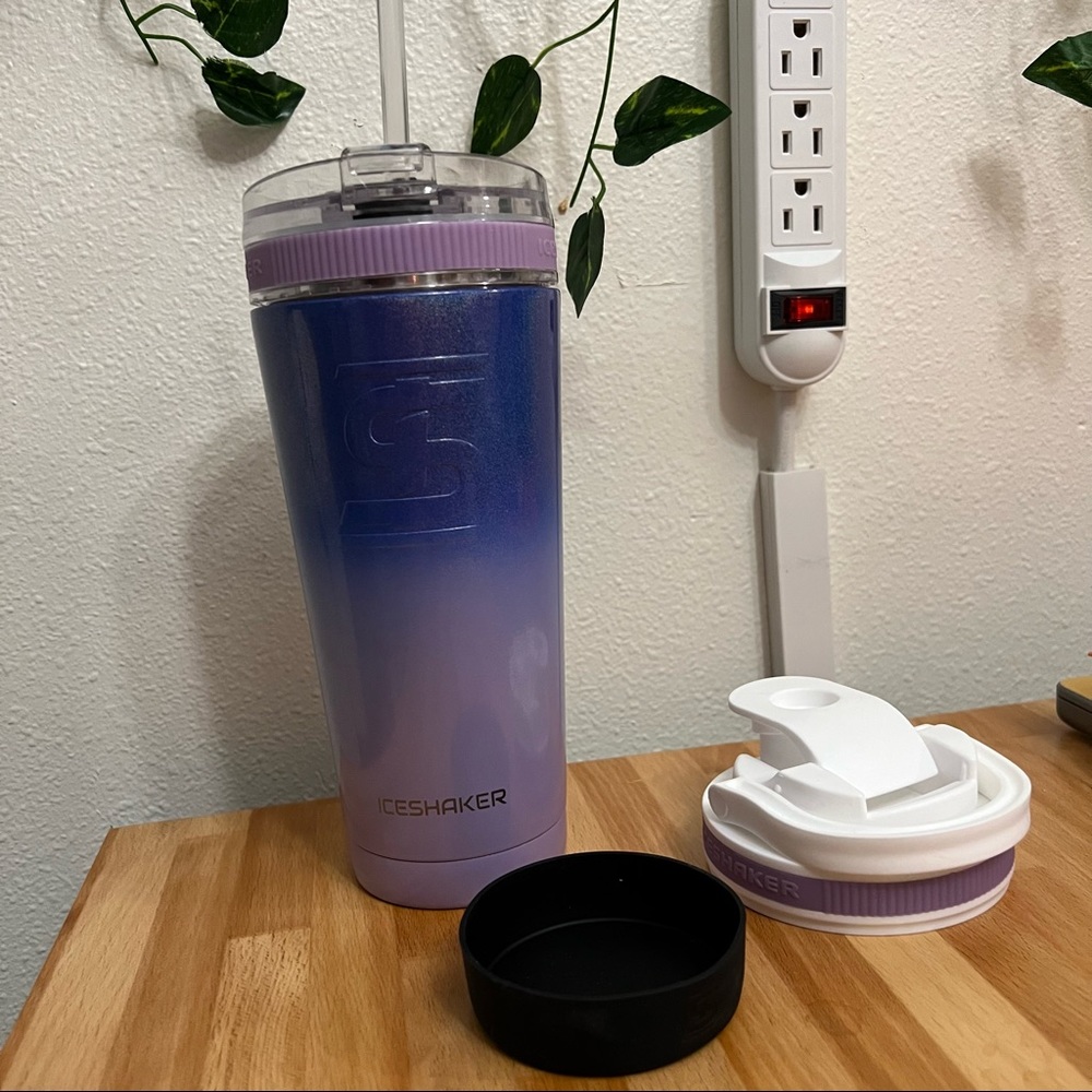 26 oz Ice Shaker Flex Bottle